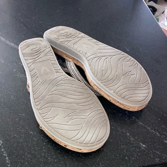 Womens Volatile Sandals Sz 9 - Picture 5 of 10